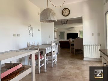 Hermosa propiedad en venta Barrio Don Joaquín Canning