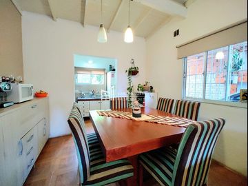 Casa en venta de 3 dormitorios c/ cochera en Garín