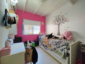Casa en venta de 3 dormitorios c/ cochera en Garín