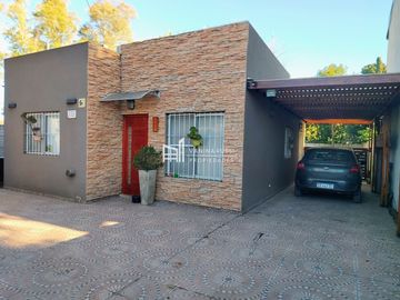 Casa en venta de 3 dormitorios c/ cochera en Garín