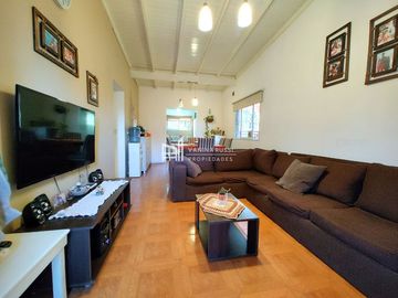 Casa en venta de 3 dormitorios c/ cochera en Garín
