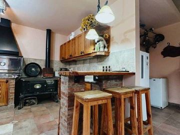 Impecable casa amoblada en venta y vehículo en Bahía Blanca