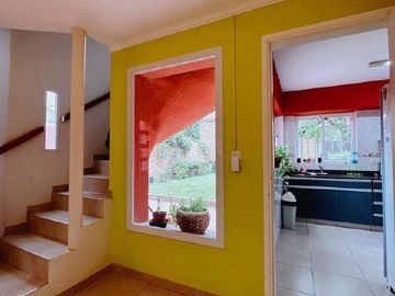 Impecable casa amoblada en venta y vehículo en Bahía Blanca