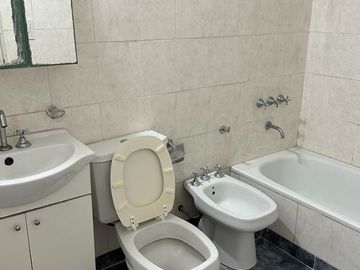 Departamento en venta de 3 dormitorios en Parque Patricios