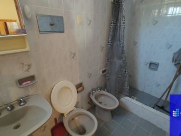 Dúplex en venta de 2 dormitorios c/ cochera en Costa Azul
