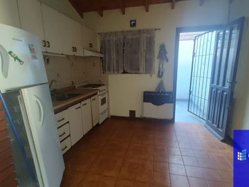 Dúplex en venta de 2 dormitorios c/ cochera en Costa Azul