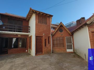 Dúplex en venta de 2 dormitorios c/ cochera en Costa Azul