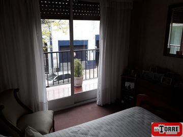 Departamento en venta de 4 dormitorios en Flores