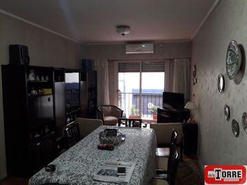 Departamento en venta de 4 dormitorios en Flores