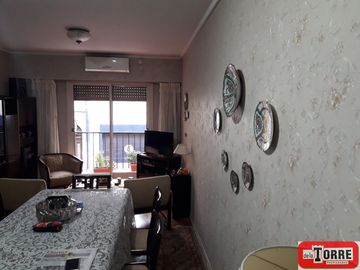 Departamento en venta de 4 dormitorios en Flores