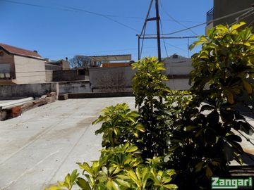 VENTA-CASA 8.66X17 MTS LIV 4 DORM GJE PATIO TZA-PQUE CHACABUCO