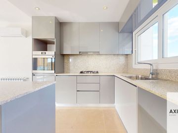 Departamento en venta de 3 dormitorios c/ cochera en La Plata