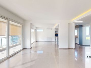 Departamento en venta de 3 dormitorios c/ cochera en La Plata