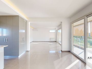 Departamento en venta de 3 dormitorios c/ cochera en La Plata