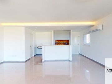Departamento en venta de 3 dormitorios c/ cochera en La Plata