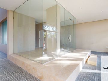 Departamento en venta de 3 dormitorios c/ cochera en La Plata