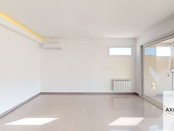 Departamento en venta de 3 dormitorios c/ cochera en La Plata