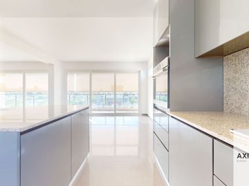 Departamento en venta de 3 dormitorios c/ cochera en La Plata