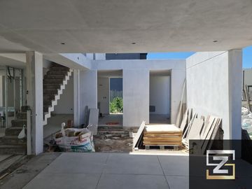 Casa en venta de 4 dormitorios a estrenar en Lagos de Canning 1