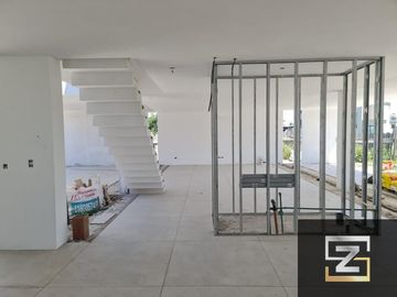 Casa en venta de 4 dormitorios a estrenar en Lagos de Canning 1