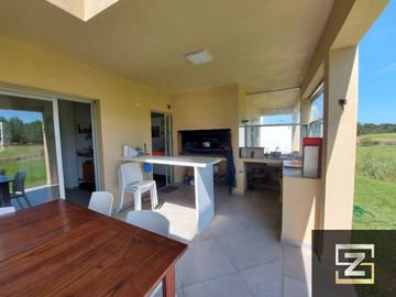 Casa en venta de 4 dormitorios  en Costa Esmeralda Golf 2