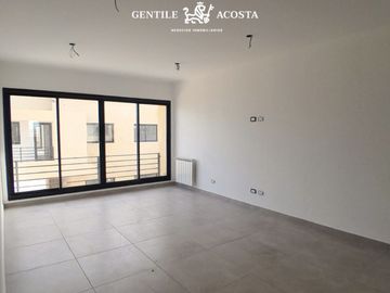 Departamento en venta de 2 dormitorios c/ cochera en Tandil