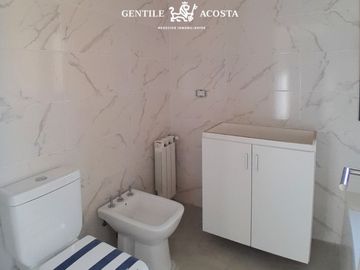 Departamento en venta de 2 dormitorios c/ cochera en Tandil