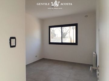 Departamento en venta de 2 dormitorios c/ cochera en Tandil