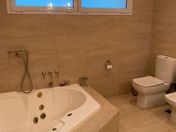 Casa quinta en venta de NaNm2 ubicado en Bosque Alto