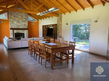 Casa quinta en venta de NaNm2 ubicado en Bosque Alto