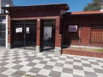 Casa en venta de 2 dormitorios c/ cochera en Naposta