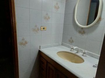 Casa en venta de 2 dormitorios c/ cochera en Naposta