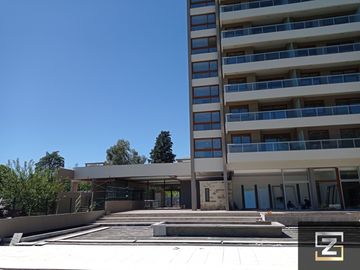 Departamento en venta de 2 ambientes en Canning Park