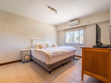 CASA EN VENTA 4 AMBIENTES EN FRANCISCO ALVAREZ