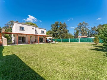 CASA EN VENTA 4 AMBIENTES EN FRANCISCO ALVAREZ