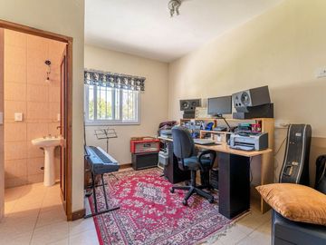 CASA EN VENTA 4 AMBIENTES EN FRANCISCO ALVAREZ