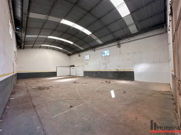 Casa familiar 2d + Galpón 220m2 c/ofic