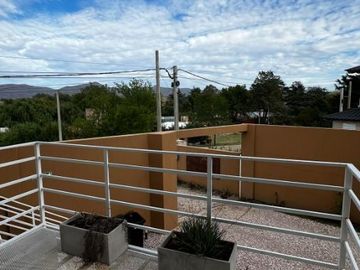 Dúplex en venta de 2 dormitorios c/ cochera en Sierra de la Ventana