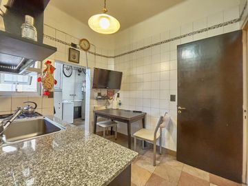 VENTA DEPARTAMENTO EN ALMAGRO 3 AMBIENTES C/DEPENC