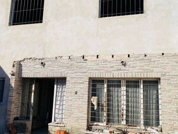 CASA 3 AMBIENTES A TERMINAR MAS DEPARTAMENTO MORON