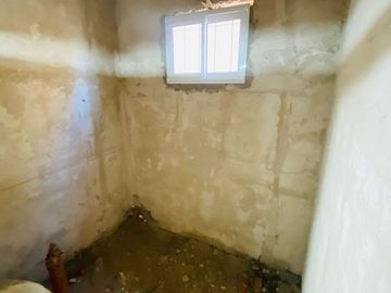 CASA 3 AMBIENTES A TERMINAR MAS DEPARTAMENTO MORON