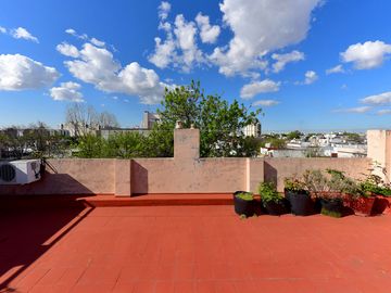 PH VENTA 6 AMBIENTES MONTECASTRO