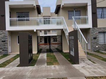 Departamento en venta de 2 dormitorios c/ cochera en Costa Azul