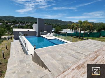 Casa en venta de 5 dormitorios en Country Altos Carlos Paz
