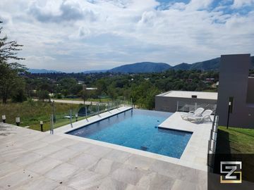 Casa en venta de 5 dormitorios en Country Altos Carlos Paz