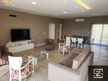 Casa en venta de 5 dormitorios en Country Altos Carlos Paz