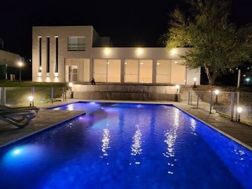 Casa en venta de 5 dormitorios en Country Altos Carlos Paz