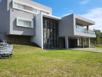 Casa en venta de 5 dormitorios en Country Altos Carlos Paz