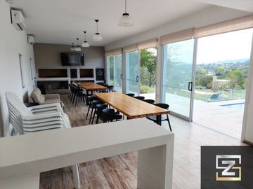 Casa en venta de 5 dormitorios en Country Altos Carlos Paz