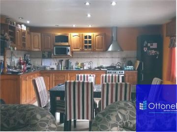 Casa en venta de 2 dormitorios c/ cochera en Berazategui Oeste
